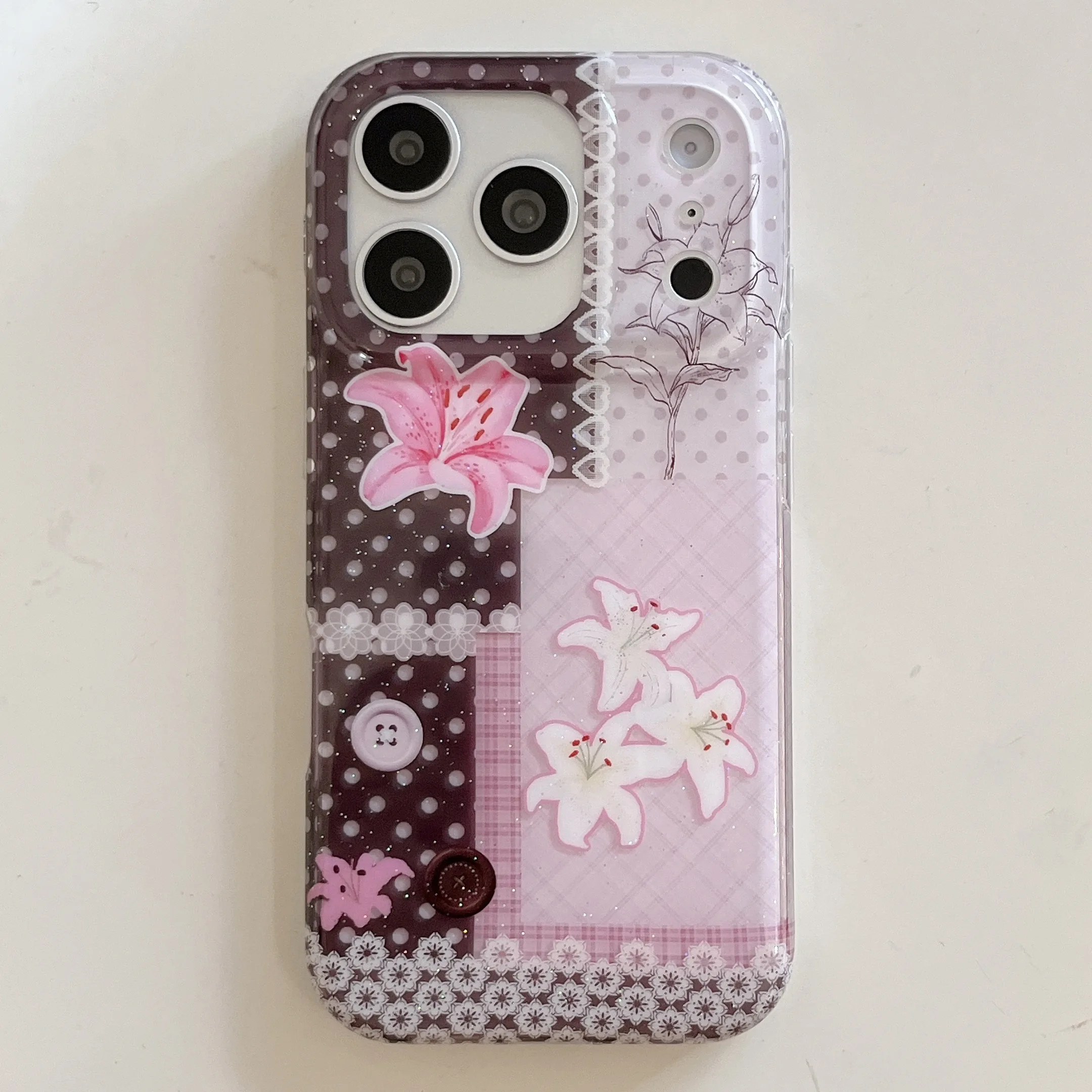 Vintage Spitze Lilien Patchwork Blumenmuster & Spitzenbesatz Mädchenhafte Handyhülle für iPhone 17 16 15 14 13 Pro Max Rückseiten-Handycover