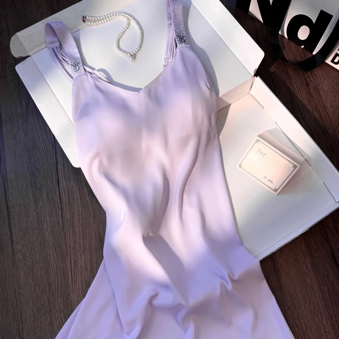 Hochwertiger Schlafrock aus Eisseidenstoff mit Trägern, Sommer-Neuheit, sexy V-Ausschnitt, bequem, hautfreundlich, Heimkleidung – Detail 1