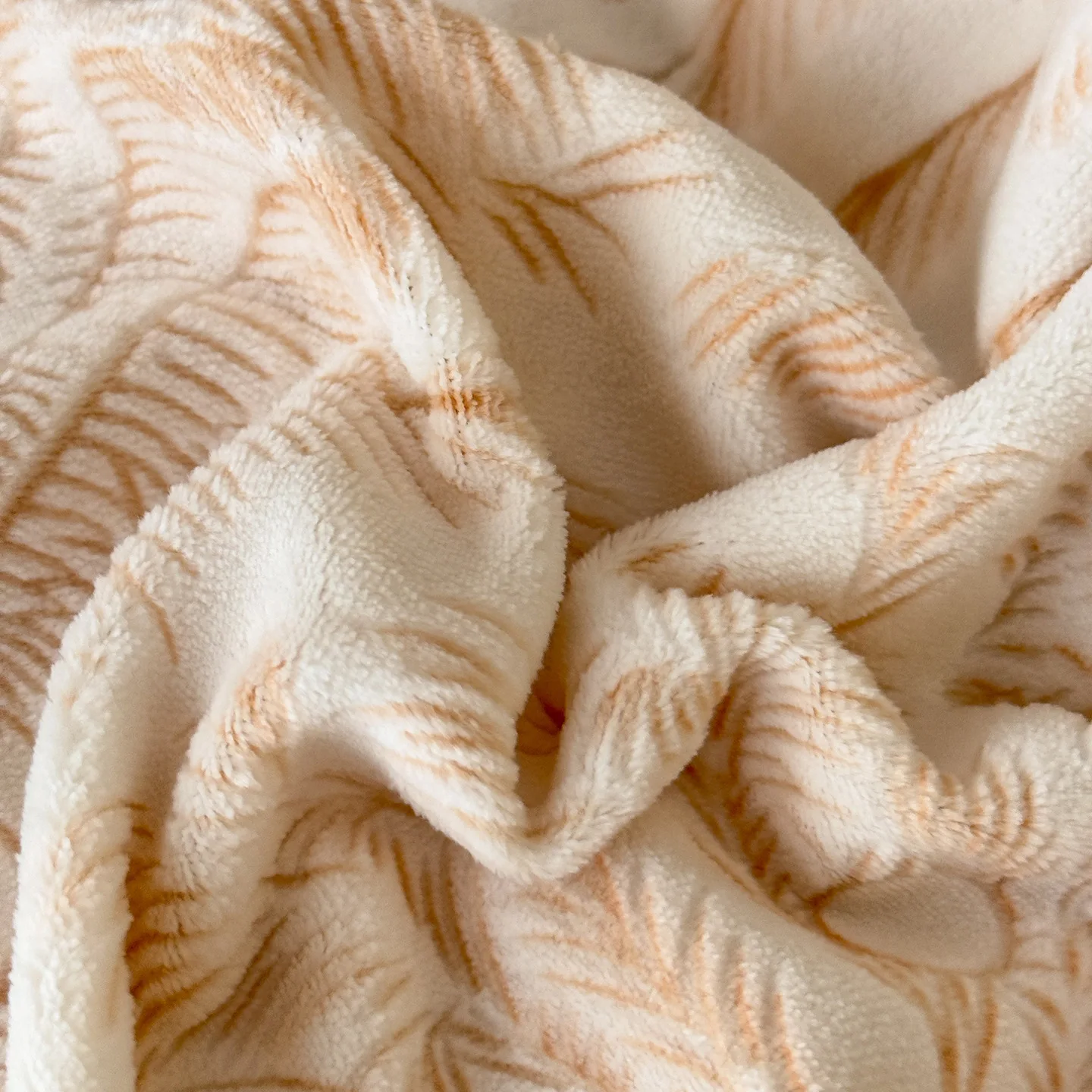 Bed Coverlet Milk-like Soft Texture Thickly Engraved Pattern Single Winter Fleece Bed Sheet Cover All-in-one Mattress Cover