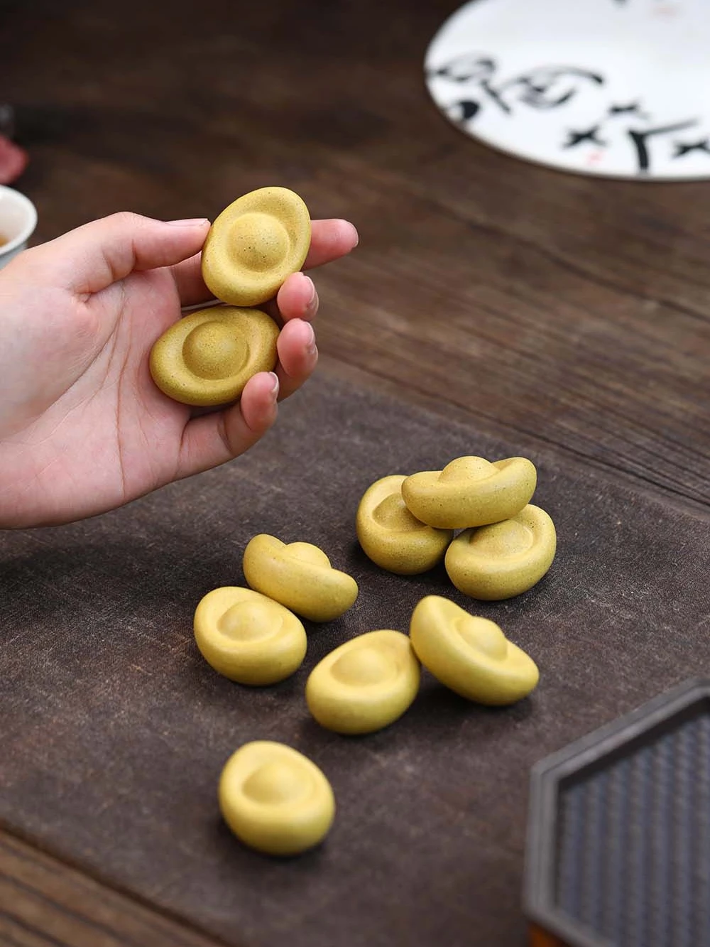 

Premium huo Purple Clay Tea Pet Golden Treasure Display Piece Reatic Tea Play Tea Set Accories Tea Table Decorat...