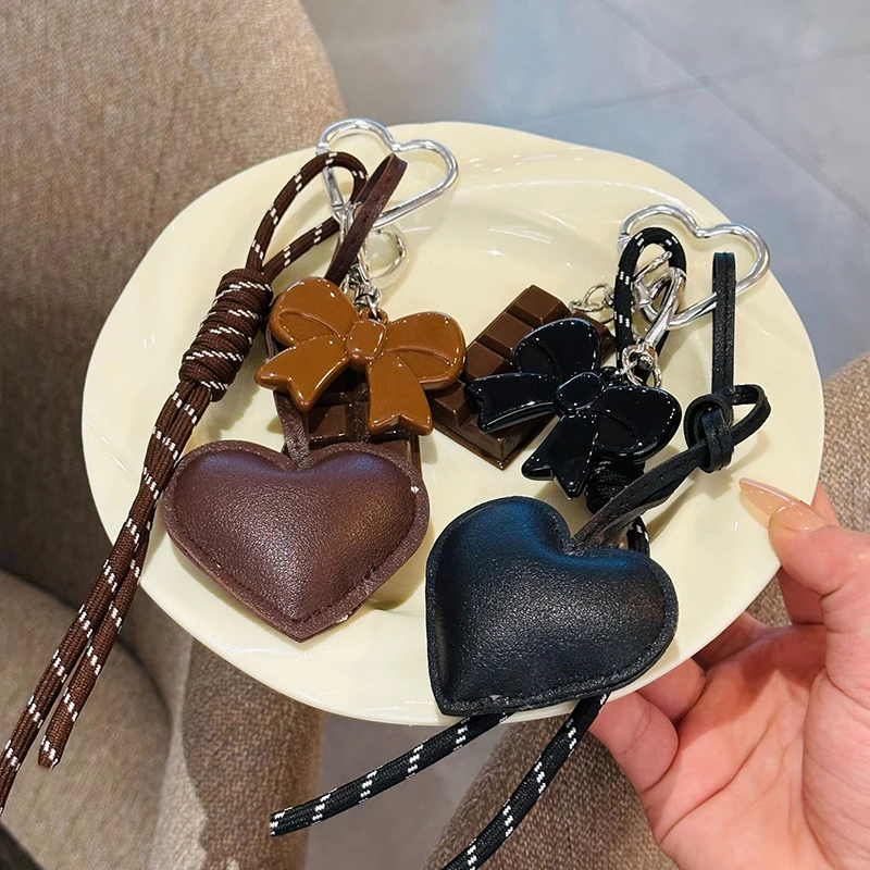 2026 INS Style Kawaii Korea Trendy Herz-Leder-Schlüsselanhänger Taschen-Deko Schokoladen-Anhänger Accessoires Kreativer Schlüsselanhänger