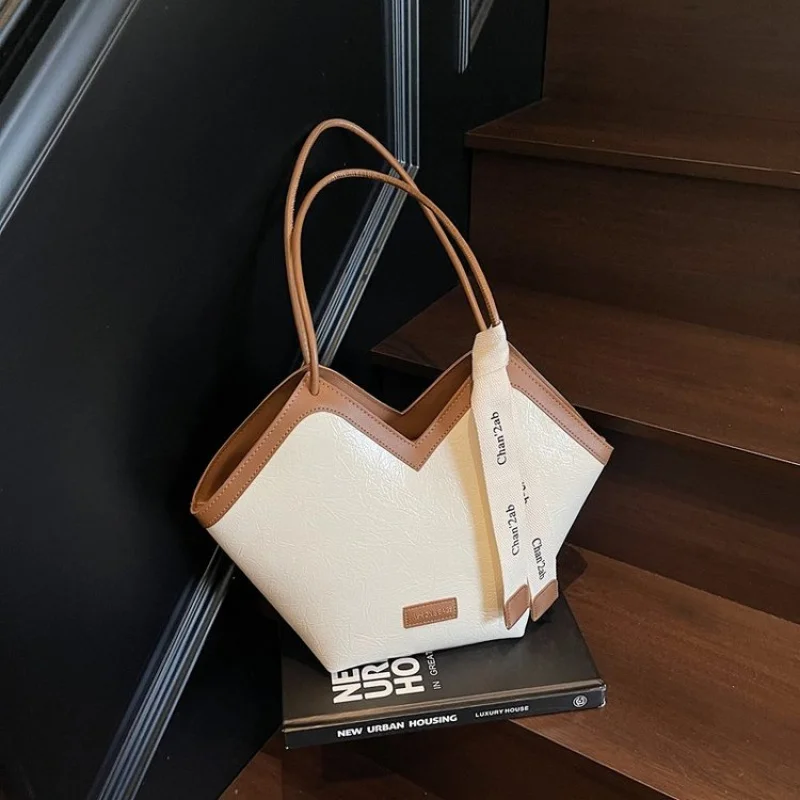 กระเป๋าโท้ทหนังสะพายข้าง/สะพายไหล่สำหรับผู้หญิง ดีไซน์หรูหราคลาสสิกจากแบรนด์ดังสำหรับแฟชั่นนิสต้า