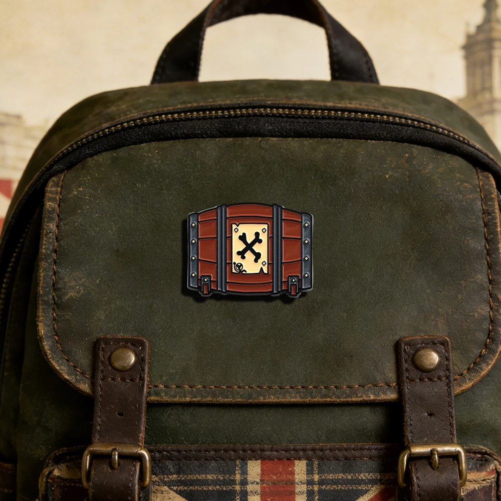 Retro Piraten-Schatztruhe-Brosche Sea of Thieves Action-Adventure-Spiel Totenkopf-Kreuzbein-Anstecknadel für Rucksäcke und Jacken – Detail 9