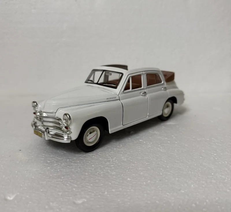 Kleine Kuisheid Op Voorraad 1/24 Nieuwe Collectie Speciale Prijs Diecast Russische Gash M20 Auto Model Meubels Display Collectie Tos