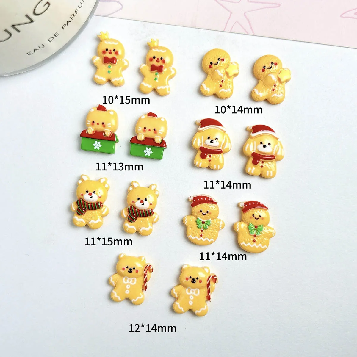 30PCS 3D Adorable Creative Christmas Biscuits Resin Nail Charms Cartoon Gingerbread Man Elk Cat Cookies Nail Art Decorations DIY
