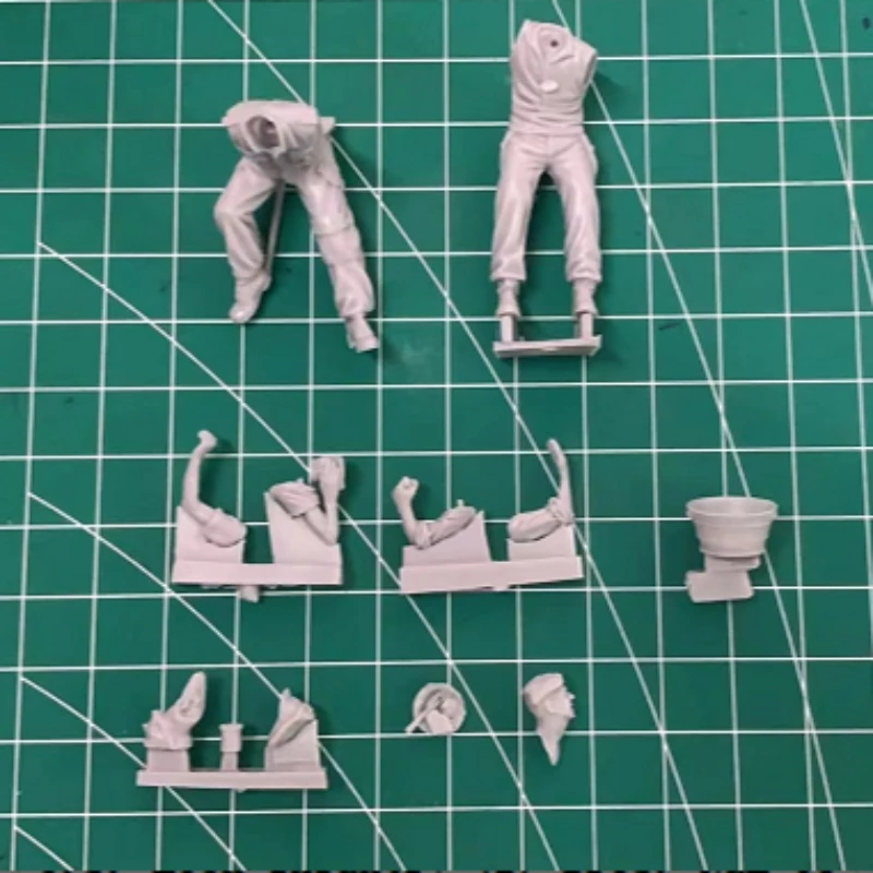1/35 Scale Die Casting Resin Figure Model Kit History Mini Scene Soldiers 2 People (No Scene) Unpainted and Unassembled DIY Toys