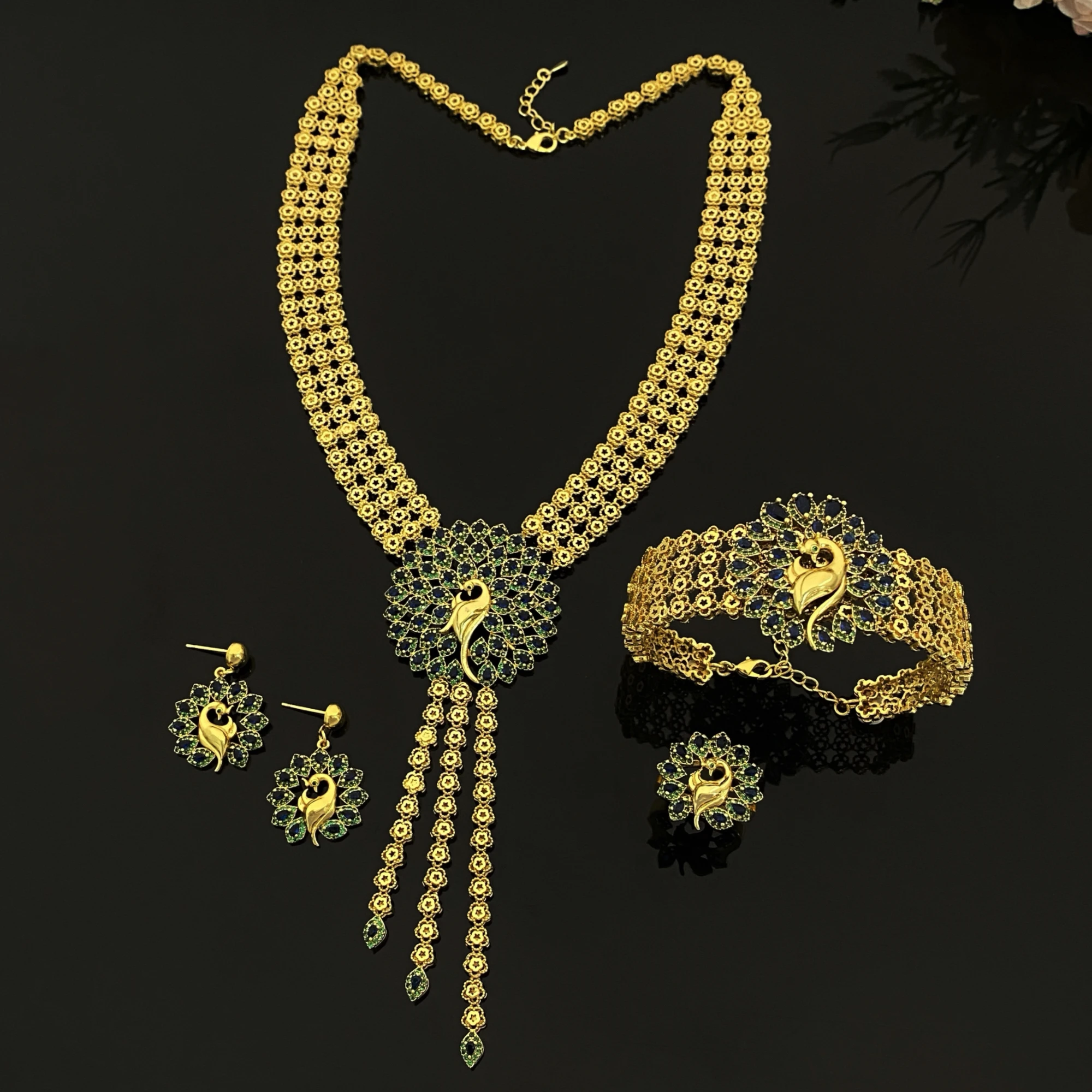 

JRH 2025 Fashion Women Gold Plated Brass CZ Peacock Design 4 Piece Jewelry Set Bracelet Ring Necklace Earrings Exquisite Gift