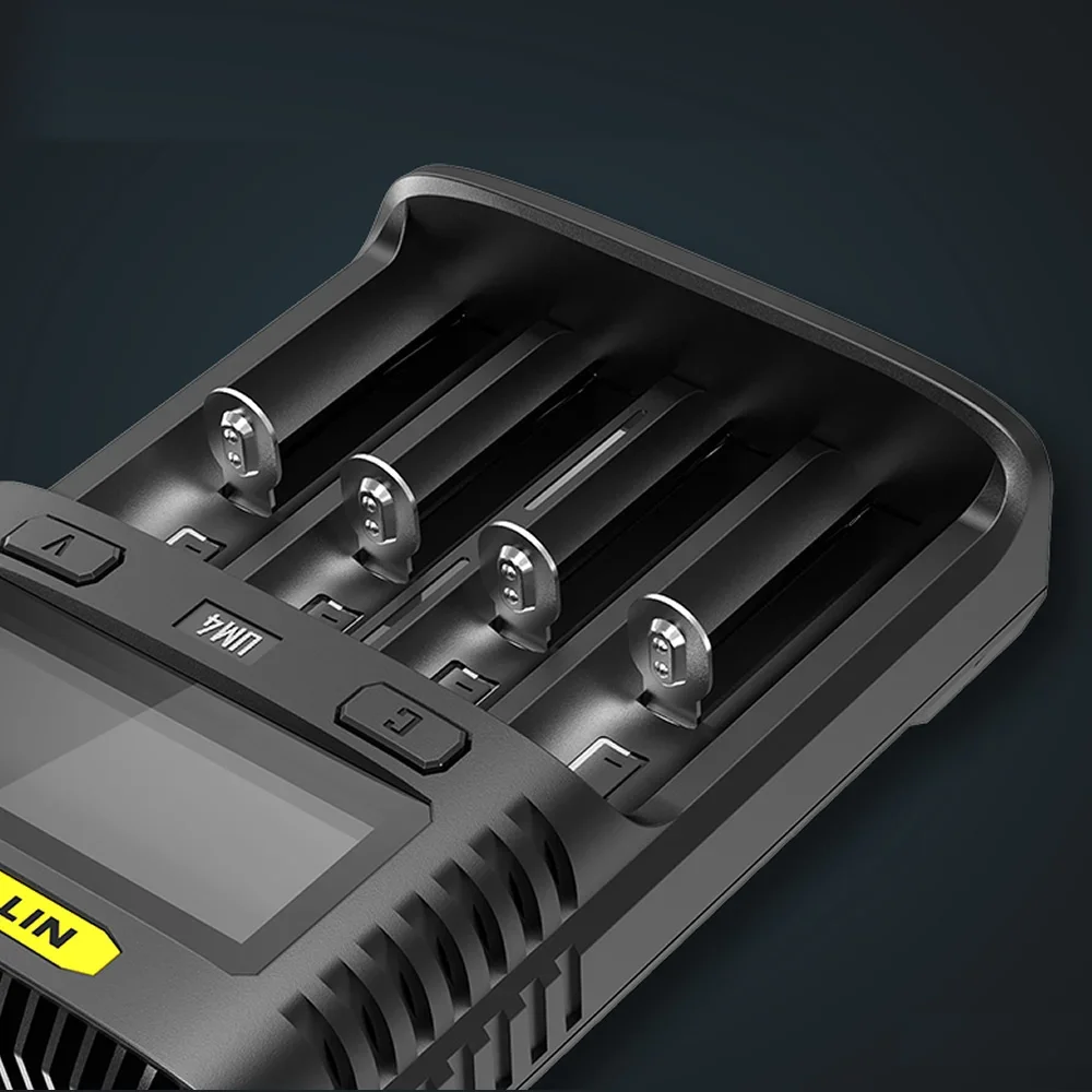 Nitecore UM4 ذكي USB 4 فتحة شاحن شاشة الكريستال السائل Ni-Cd Ni-MH ليثيوم أيون IMR 18650 بطارية أوتوماتيكية عالمية ماكس 3A الناتج