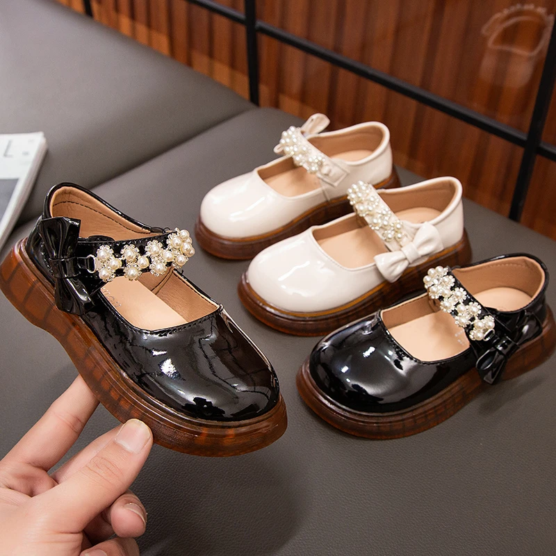 Girls Leather Shoes for Party Wedding Kids Glossy Retro Leather Shoes with Pearls Side Bow Fashion Children Performance Shoes