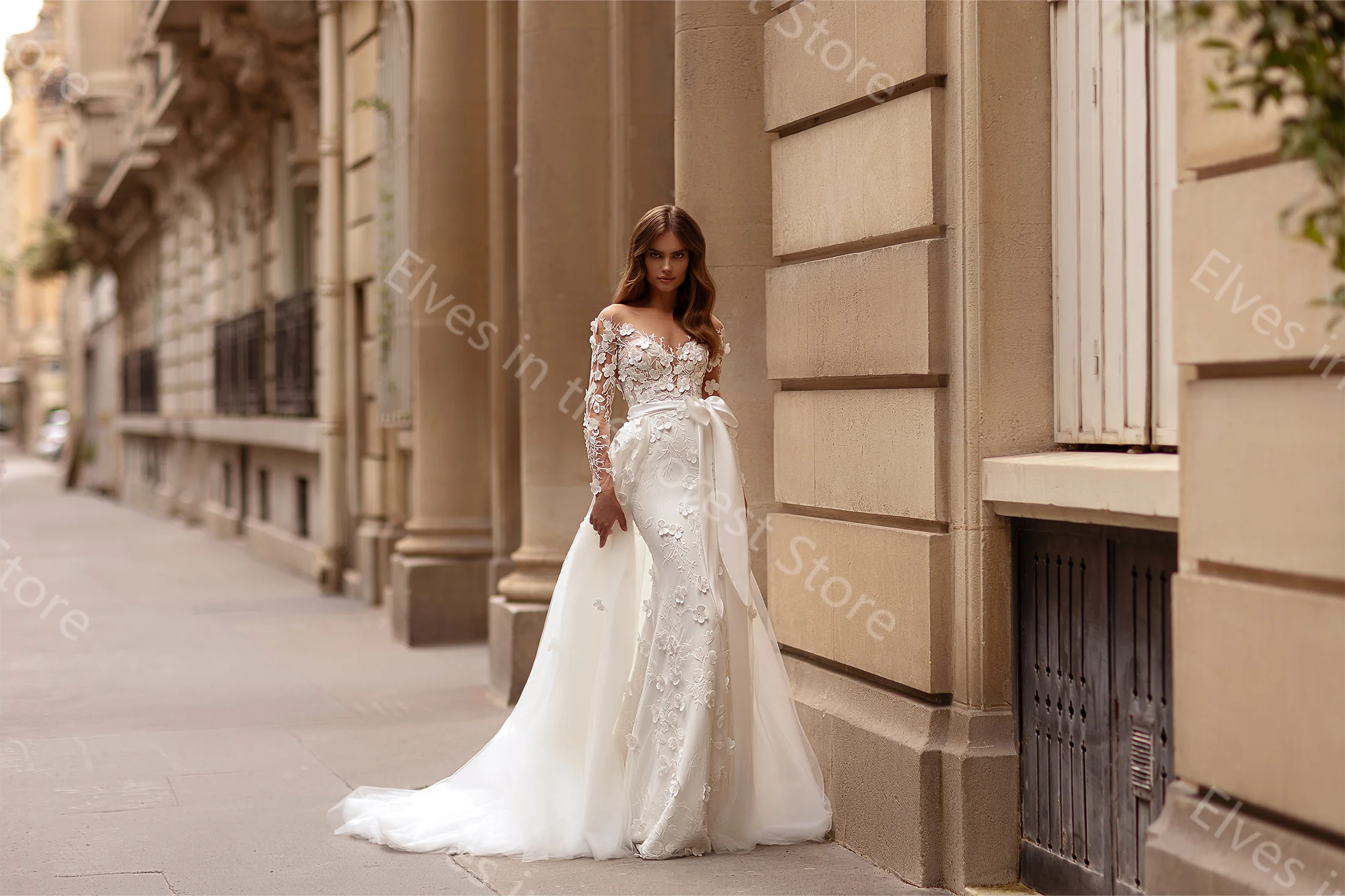 Vestidos De novia románticos con apliques De encaje, Vestidos De novia De cuello transparente con tren largo desmontable, tren De barrido Sexy