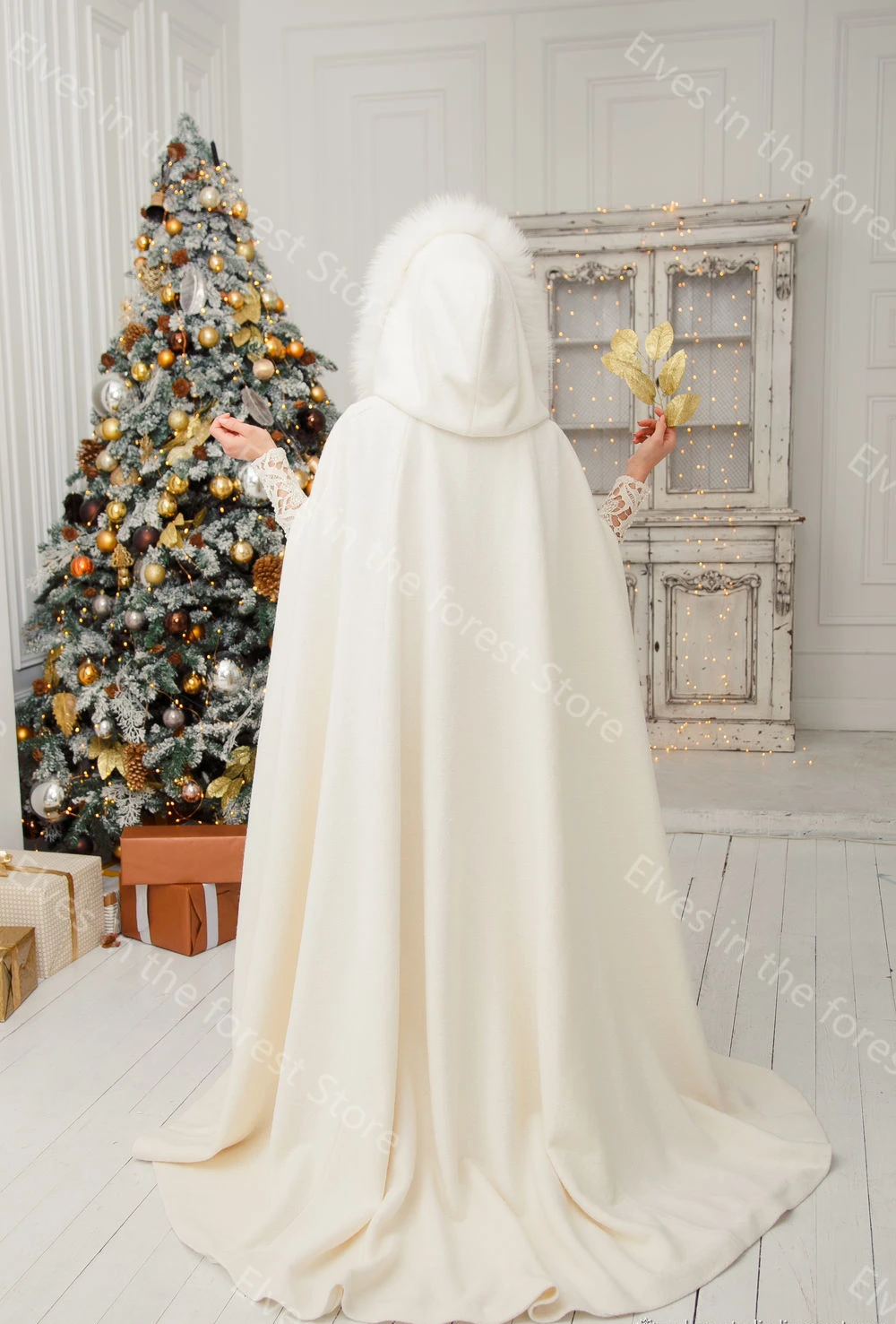 Winter Warm White Hooded Bridal Capes with Fur Exquisite Wedding Cloak Women Long Bride Bolero Front Split Wedding Wrap Jacket