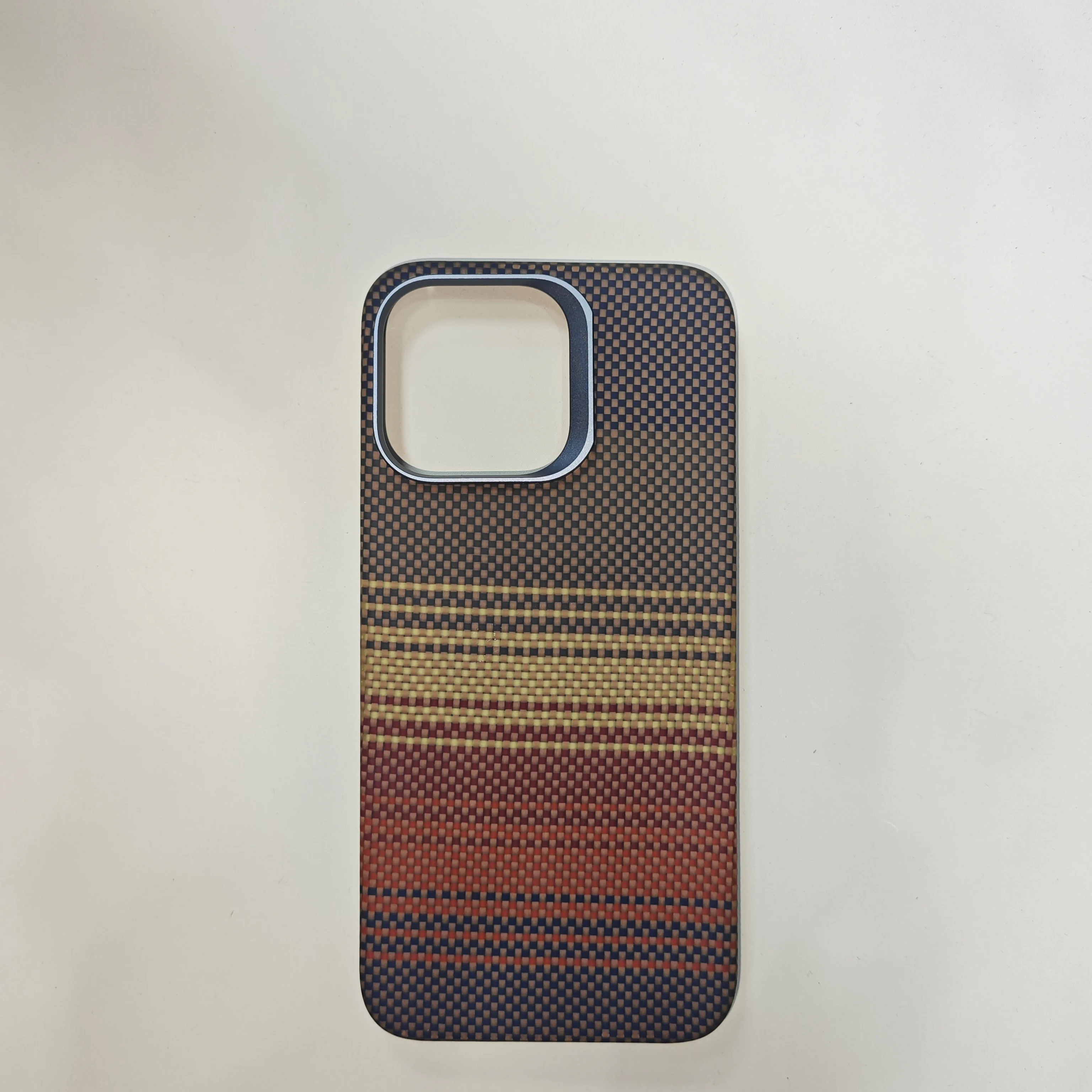 

Для iPhone 15 Pro Max iProtective Case | Ультратонкий дизайн из кевлара/углеродного волокна с противоударным покрытием