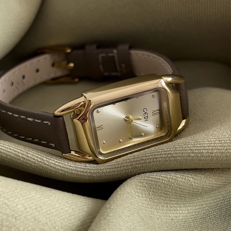 

Избранные часы премиум-класса, женские часы с кожаным ремешком, простые и стильные кварцевые часы с маленьким циферблатом, женские наручные часы.