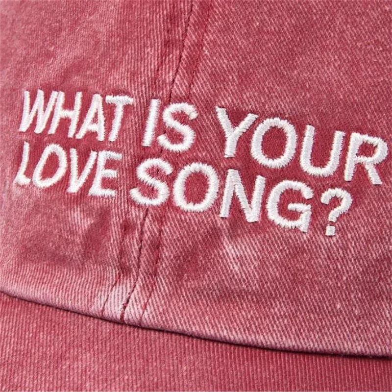Boné de Beisebol Unissex de Moda com Bordado de Tricô 'What Is Your Love Song' Kpop, para Concertos e Turnês Mundiais, para Uso ao Ar Livre