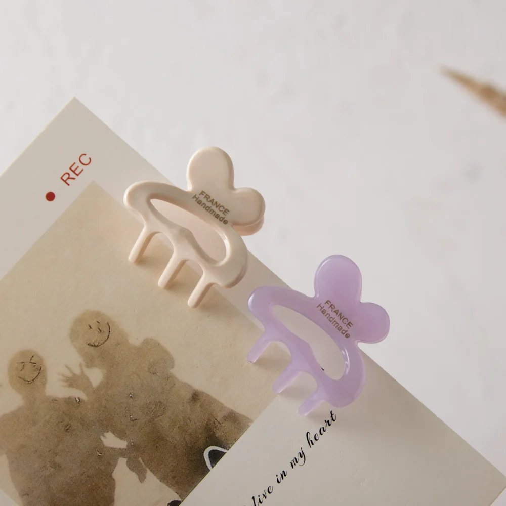 إكسسوار شعر كوري قطعة واحدة من مشبك مخلب الفراشة من الأسيتات مع تصميم مجوف للاستخدام اليومي