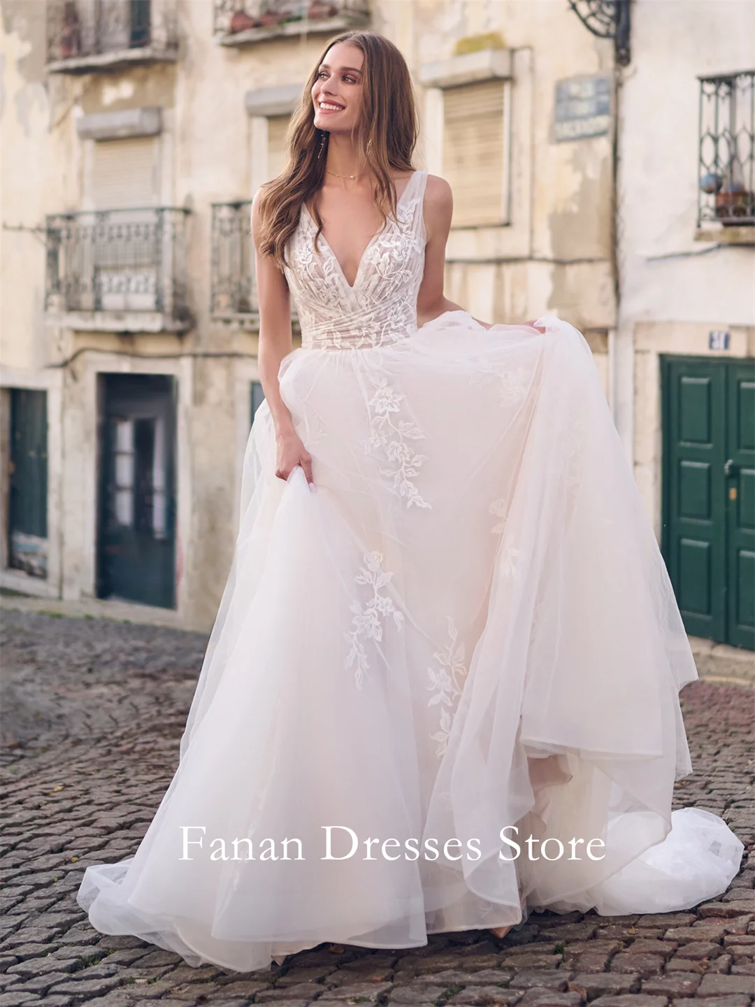 

Fanan Deep V-Neck Sleeveless Ivory Wedding Dress Beach Customized Tulle Appliques Simple Bridal Party Gown Vestidos De Novia