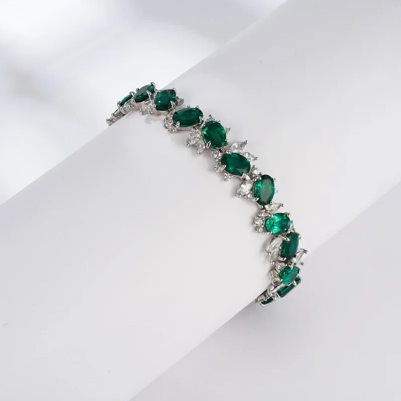 Luxurious Cultured Emerald Bracelet for Women 18K Gold Inlaid with Colored Baby Stones PT950 Platinum Bracelet