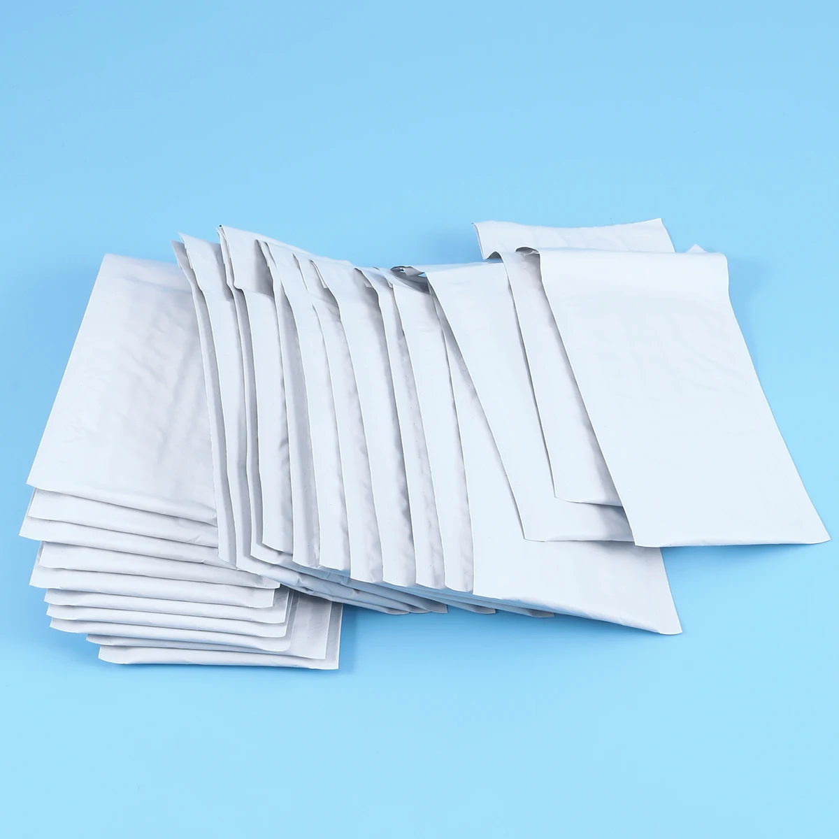 

50pcs Bubble Mailing Bags Padded Envelopes White Anti Shock Pressure Resistant Waterproof Packaging File Folders