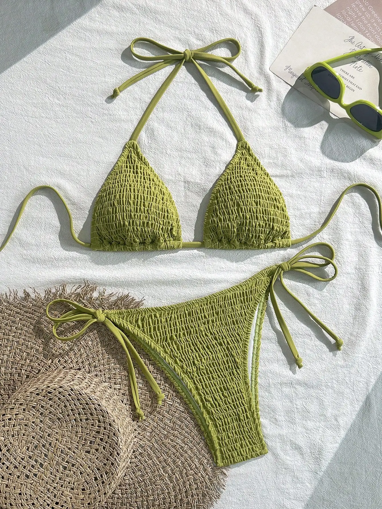 

Комплект бикини с треугольными топами на бретелях и эффектом сборки, однотонный, для пляжа