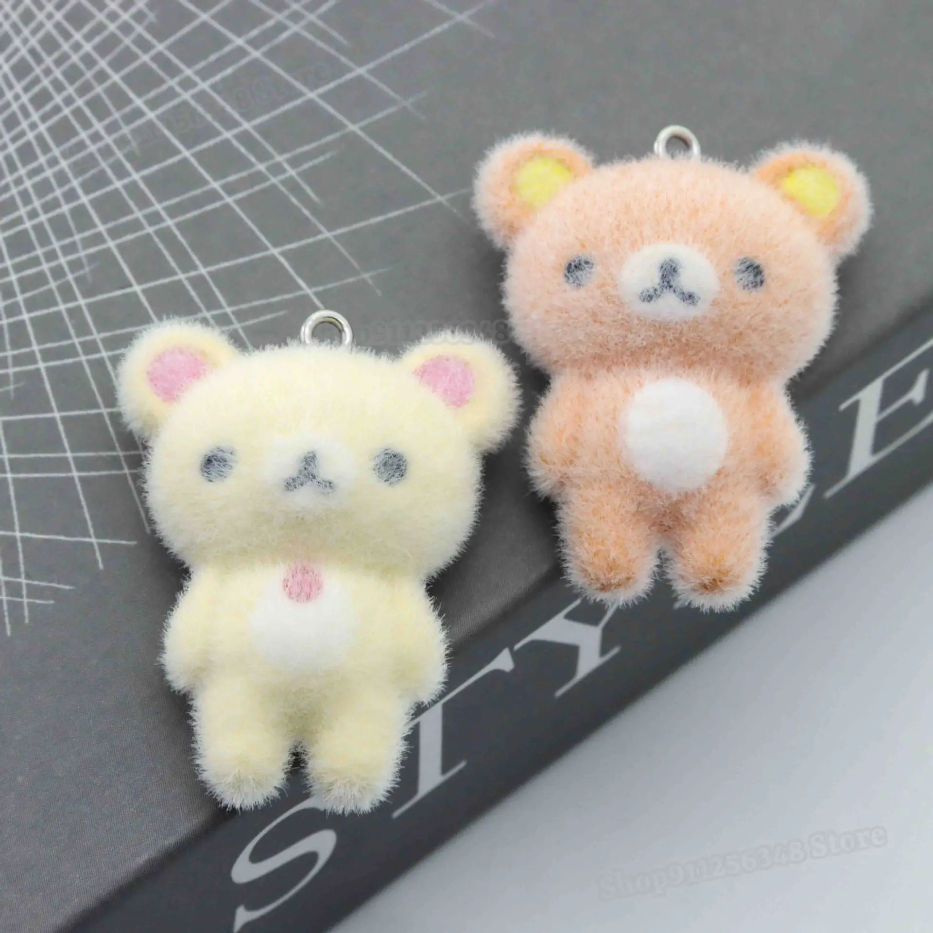 Urocze zawieszki Rilakkuma, akcesoria do breloków, naszyjników, dekoracji DIY, flokowane leniwe misie, anime, łatwe misie, ozdoby do zawieszenia na torby.