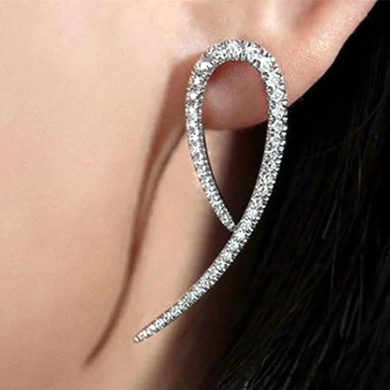 Huitan Mode geometrisch geformte Frauen Ohrringe Silber Farbe weiß Zirkonia moderne weibliche Ohr Accessoires trend igen Schmuck
