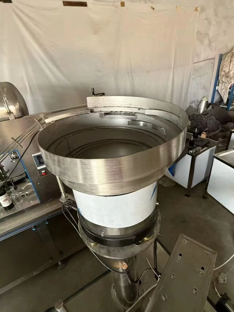 Automatic 10ml 30ml 50ml 100ml Essential Oil Ropp Capper Metal Lock Aluminum Cap Crimping Capping and Filling Machine