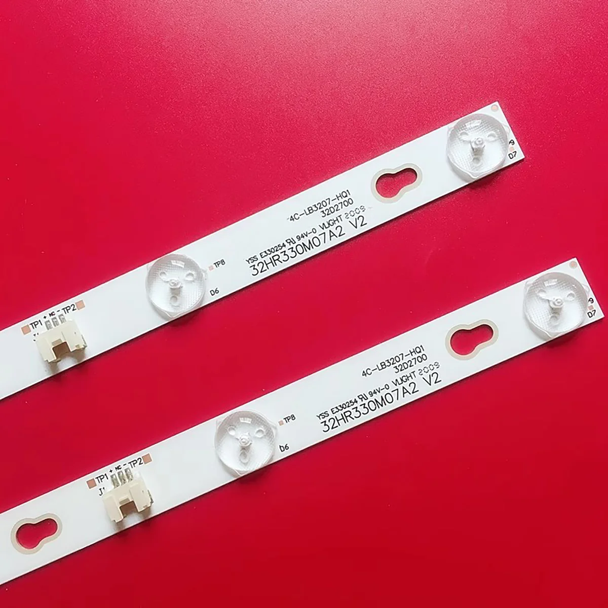 

LED Backlight Strip For TELLFUNKEN TF-LED32S19 32S3750 32HR330M07A2 V2 LVW320CSOT 32D2700 HR-56613-12785 YHA-4C-LB320T-YHL