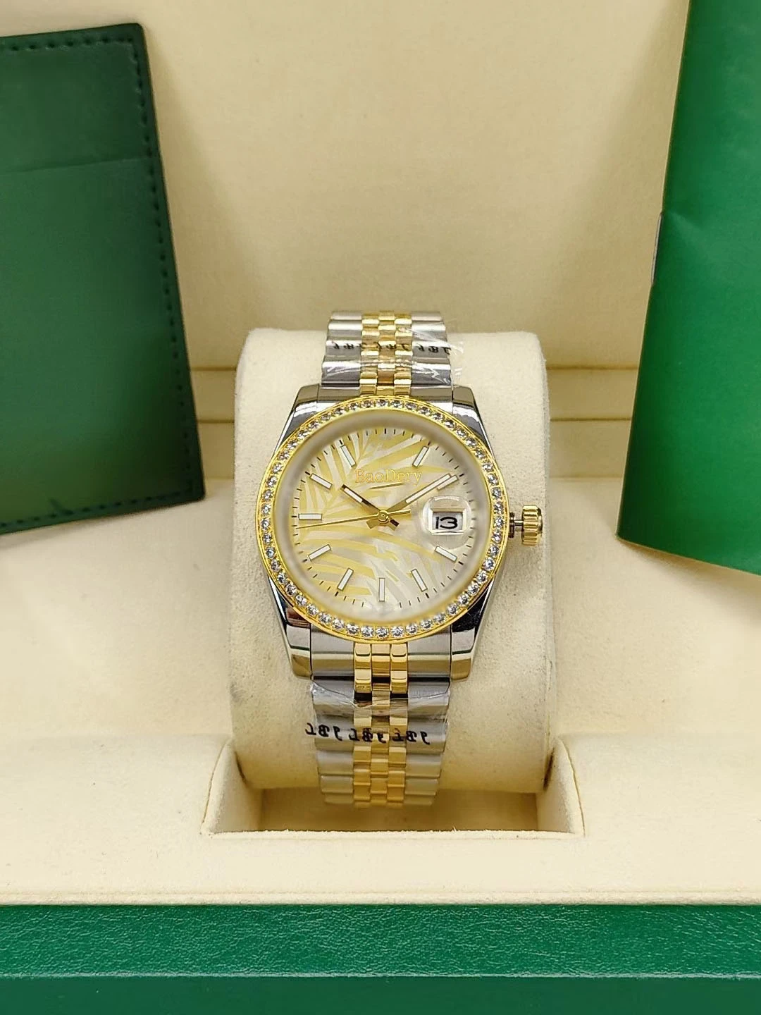 Women's Watch with 36mm Case, Diamond in Middle Row of Watch Chain, and Calendar Window - A Chic Accessory