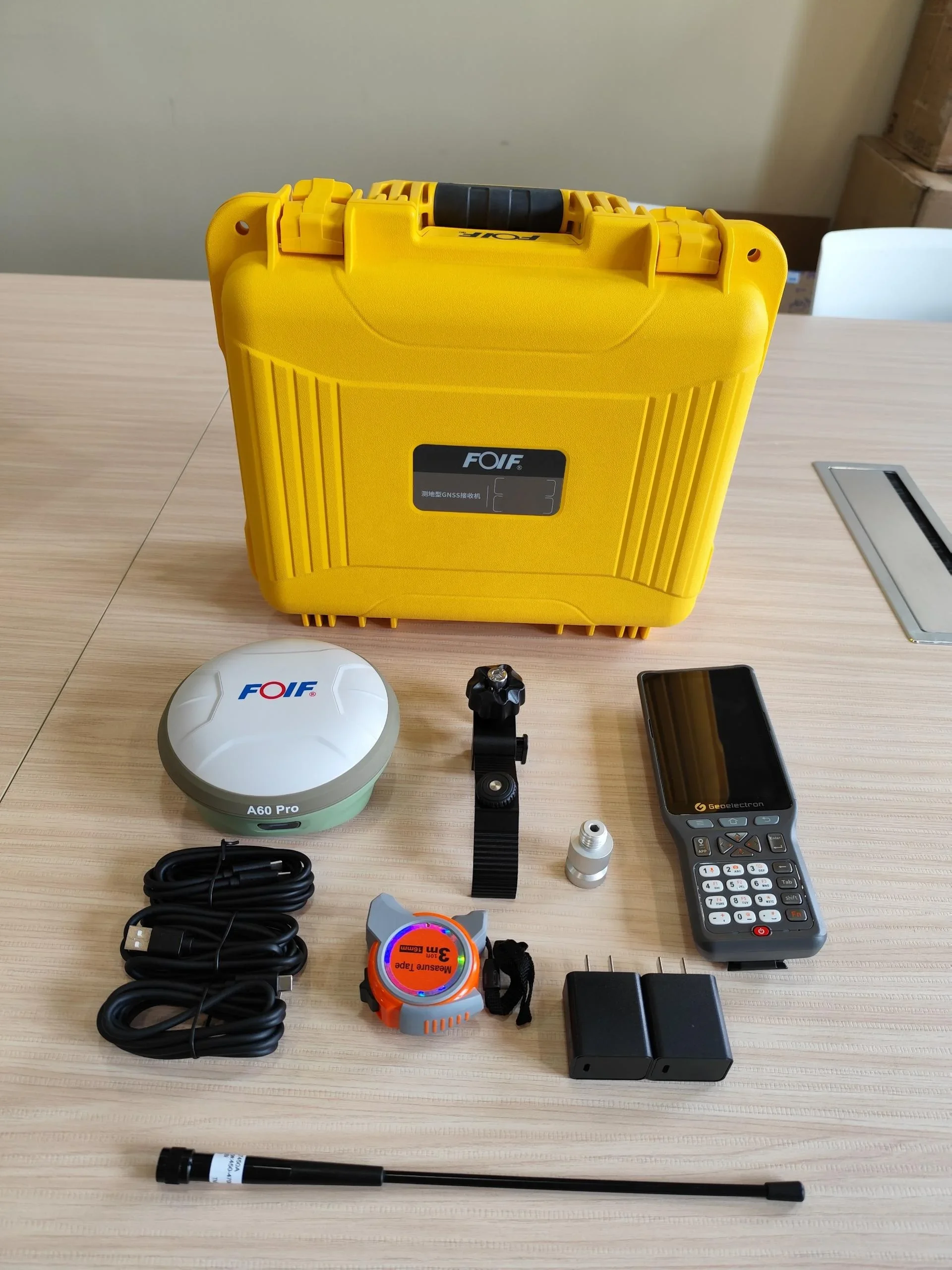 FOIF A60 Pro High Accuracy GPS RTK and 800 Channels GNSS RTK Receiver