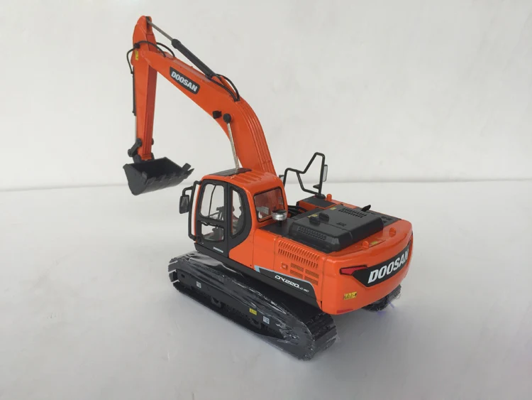 1:40 Doosan DX220LC-9C Hydraulic Excavator Scale Die-Cast Model Gifts Souvenir Toys