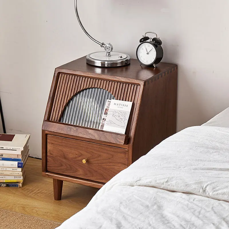 ตู้ข้างเตียงไม้เนื้อแข็งสไตล์นอร์ดิก ตู้ข้างเตียงแบบญี่ปุ่นทันสมัยพร้อมลิ้นชักเก็บของ ตู้ข้างเตียงไม้วอลนัทสีดำและไม้เชอร์รี่