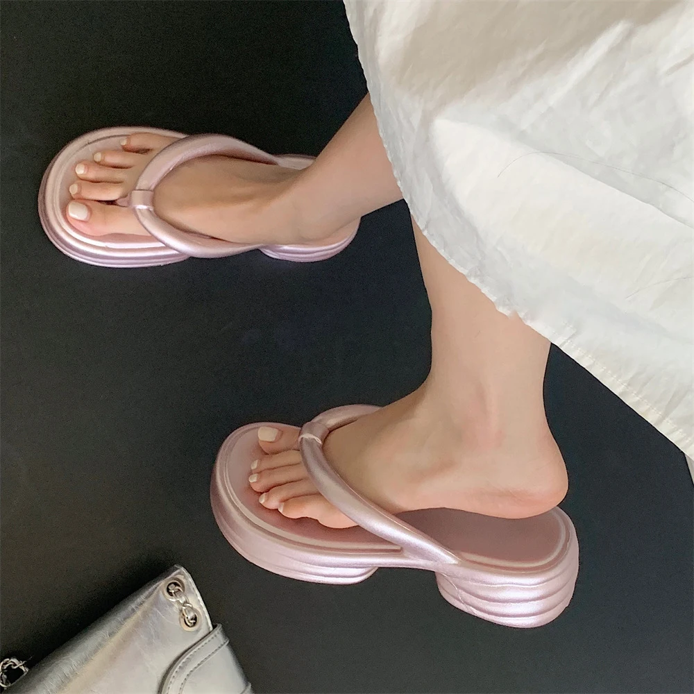 Women Flip Flop Platform Outdoor Beach Sand Girl Slippers Silvery Anti Slip Comfortable Summer Ladies Shoes Home Women Slippers