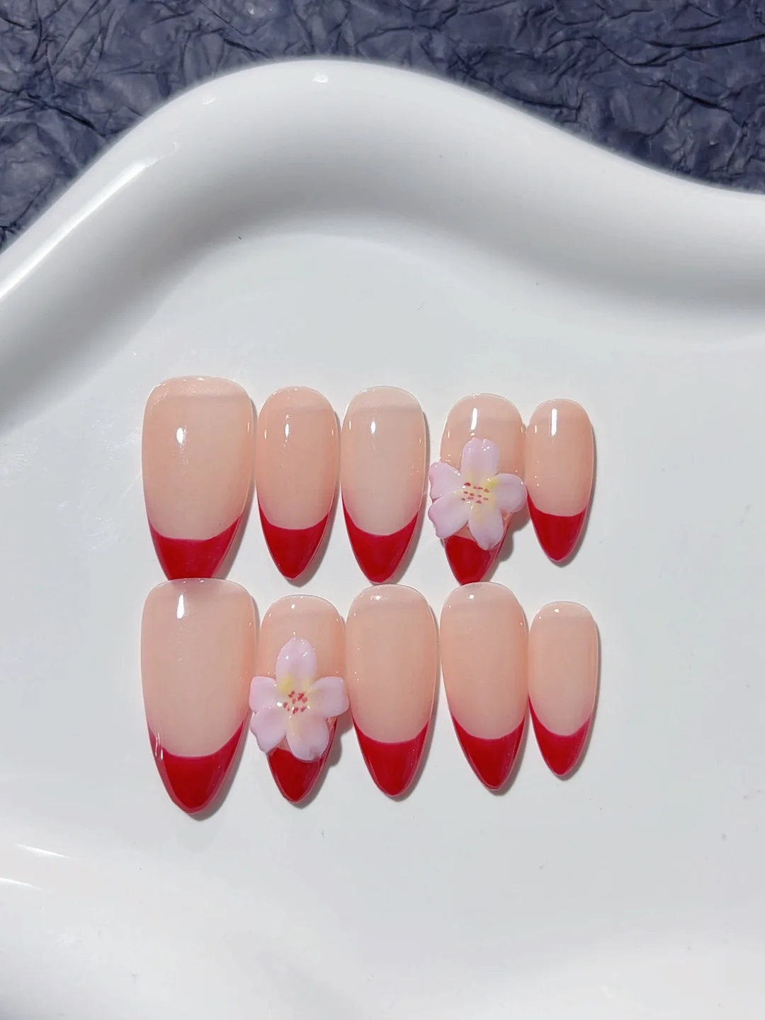 

French Carved Simple Almond Style Fashionable Wearable Manicure (C380)