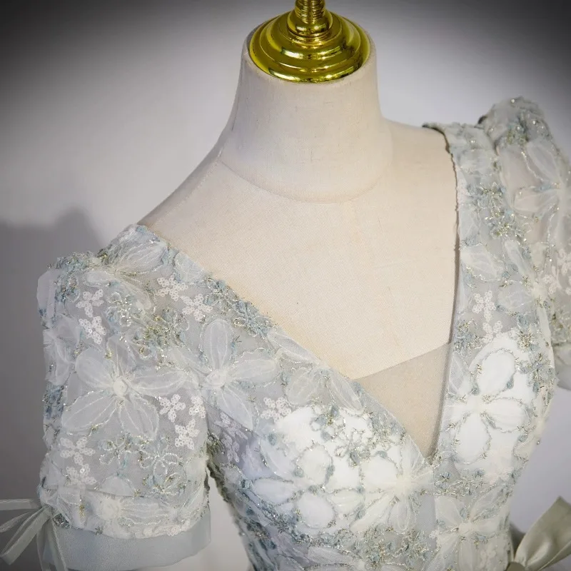 Super Fairy Light Gaze Abendkleid Neue elegante Nische tiefer V-Ausschnitt Erwachsene Geschenk Prinzessin Kleid Vocal Art Prüfung Modisches Kleid