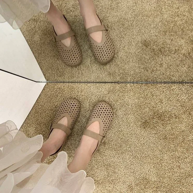 Płaskie buty damskie z wycięciami Khaki z okrągłym noskiem mokasyny Kawaii śliczne buty damskie elegancka sukienka moda L luksusowa marka E A