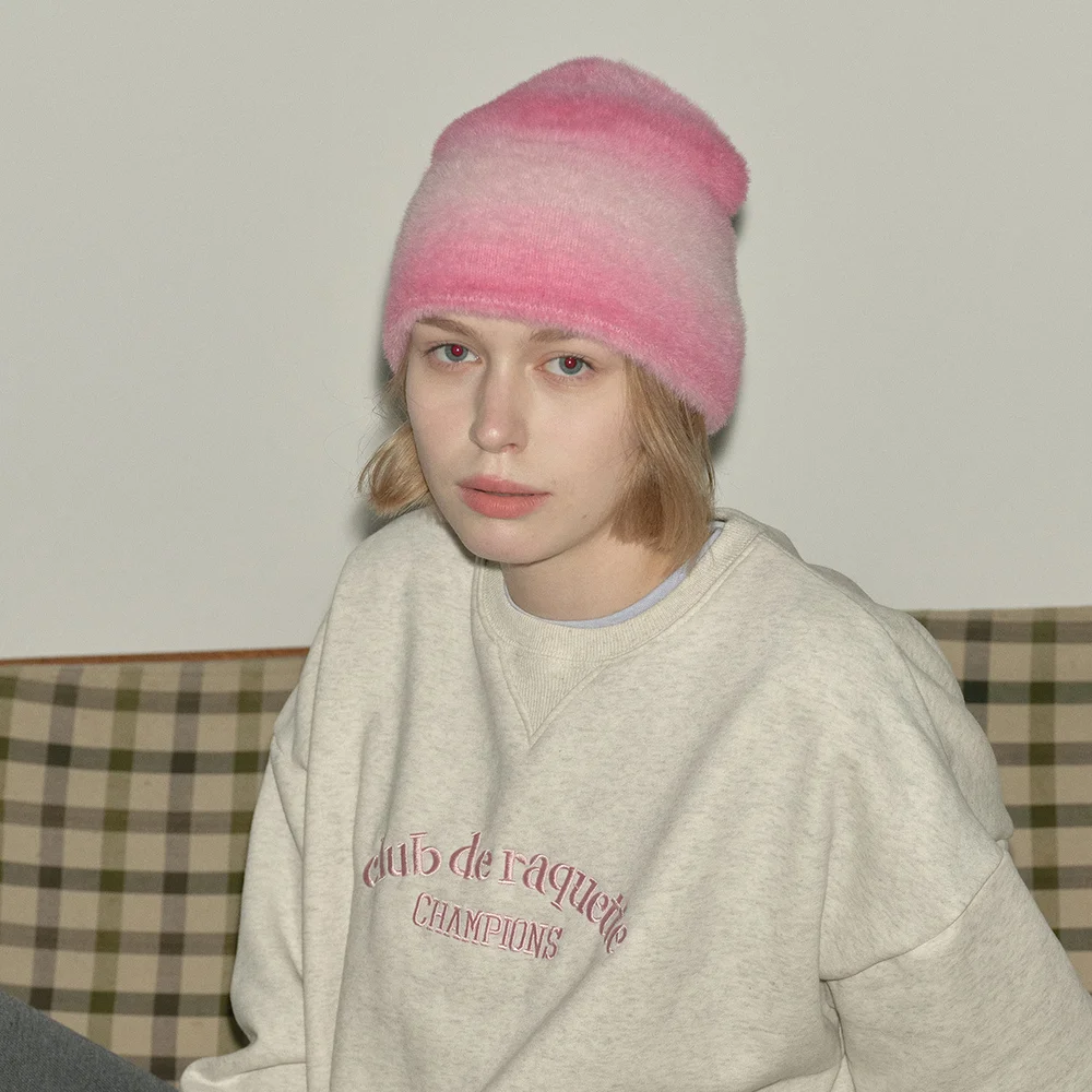 

Gradient vintage knitted hat for women, autumn and winter season, small face appearance, soft striped knit hat, Korean style.
