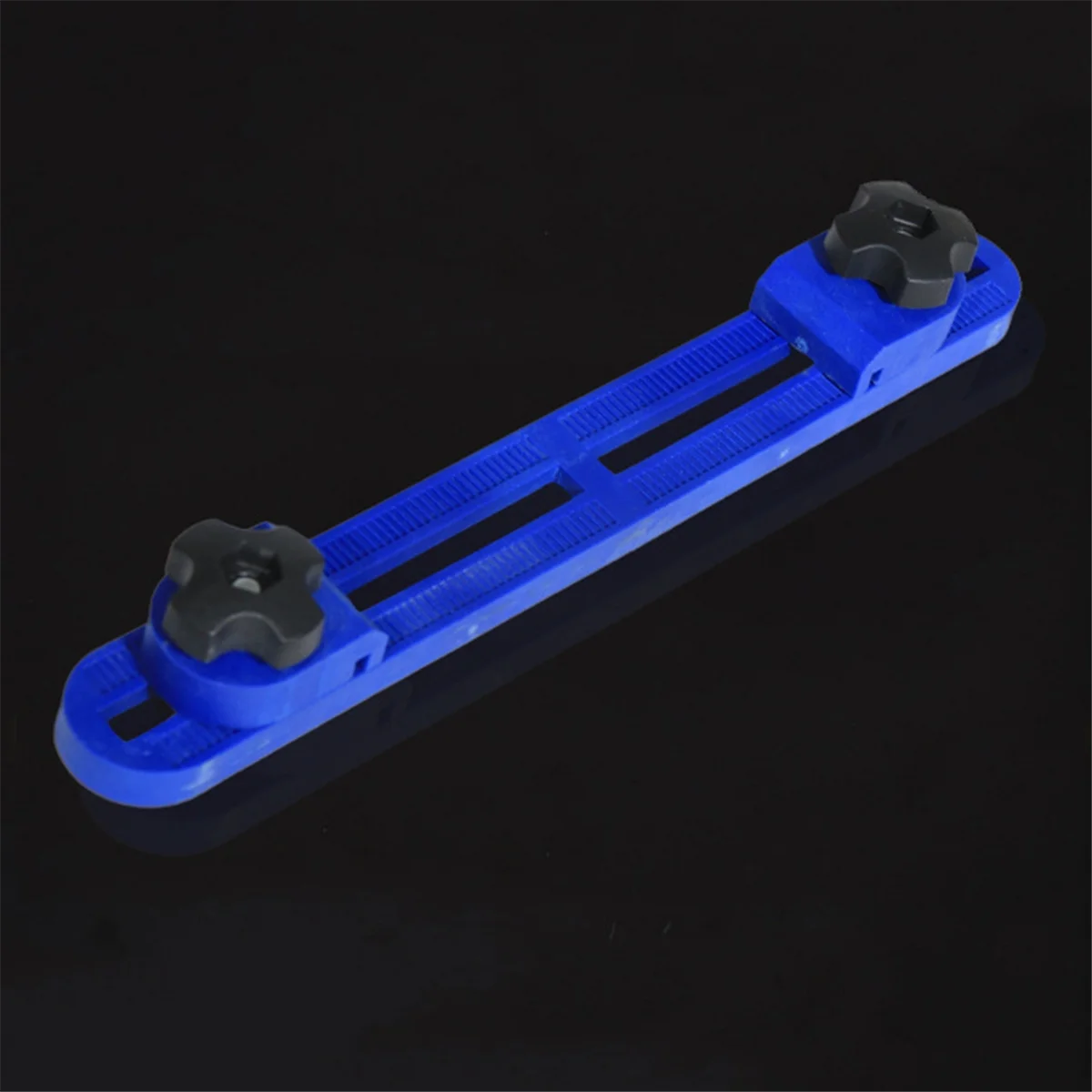 

A22I Adjustable Cutting Machine Base Guide,Circular Saw Milling Positioning Clamp, Adjustable Saw Guide for Woodworking