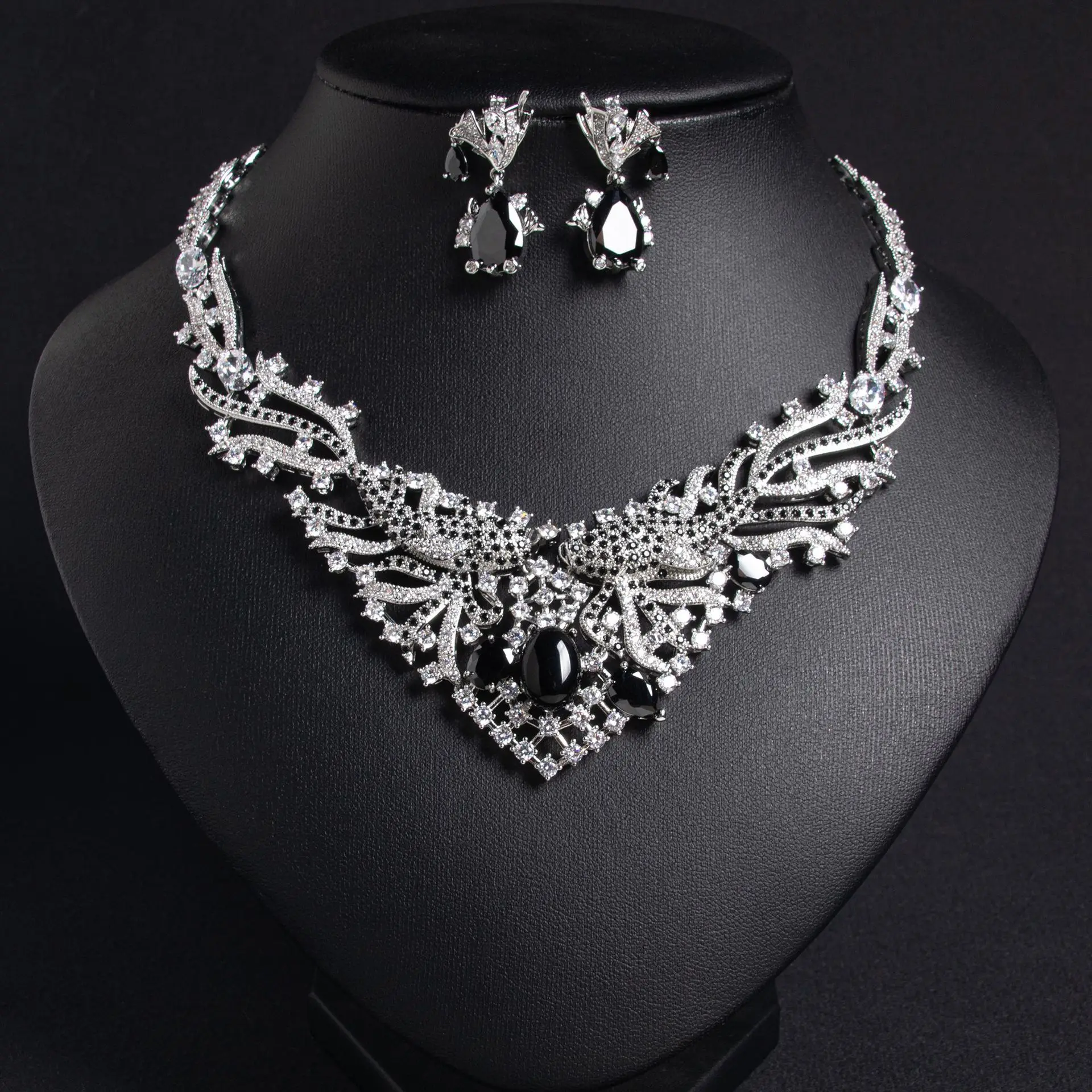 Squisito Esagerato Gioielli Cubic Zirconia Set Vestito Accessori Collana Orecchini Donne Sposa Festa Cena Vacanze Viaggio M-246