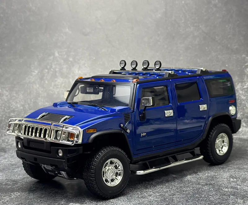 

Новинка! Специальная цена! Коллекционная модель внедорожника H2 из литого металла в масштабе 1:18. Американский классический люксовый внедорожник. Для демонстрации и коллекции.