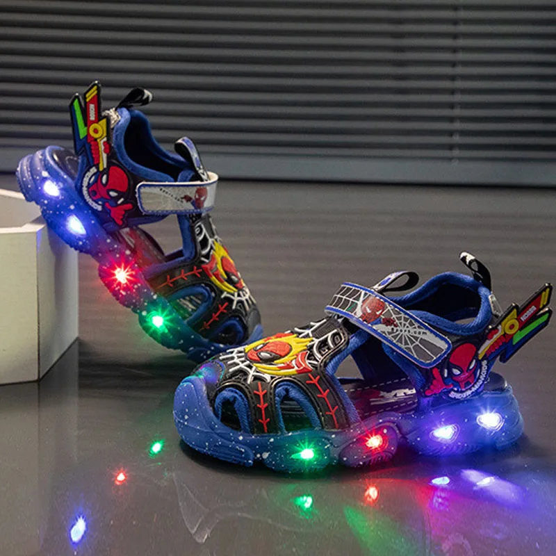 Disney Spiderman Kid\'s Trendy Luminous Sandals Baby Boys Fashion Chic Led Light Luminescent Shoes Protecting Toe Beach Sandals