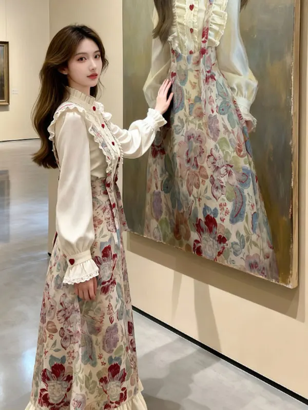 

Высококлассные ощущения в стиле ретро. Комплект из необычной юбки Irt Strap Dr. Зимняя коллекция из двух предметов. Удобная длинная све C...