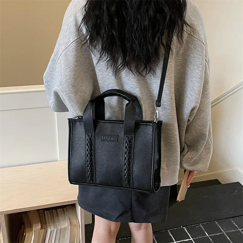 Chic Simple Fashion Women'S Diaper Bag Elegant Crossbody Large Capacity Vintage Leather Luxury Designer Commuter Bag Trendy