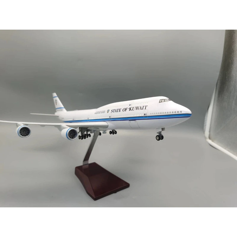 1/150 Scale Model State Of Kuwait Airways B747-8 Airplane Toys Airline With Light Resin Plane Collection Display Decoration Gift