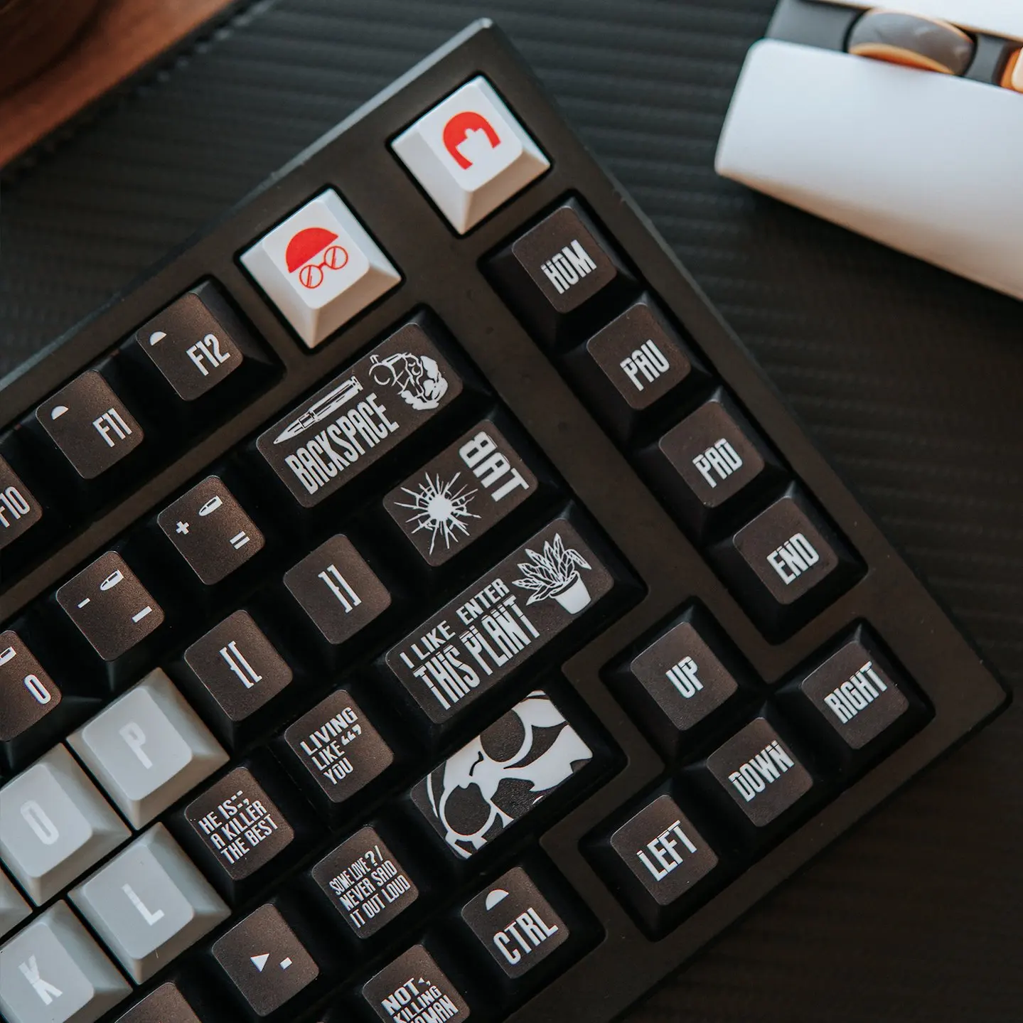 This killer is not too cold theme Keycap Set 181key PBT Double Shot keycaps Cherry Profile  KeyCap for Mechanical Keyboard