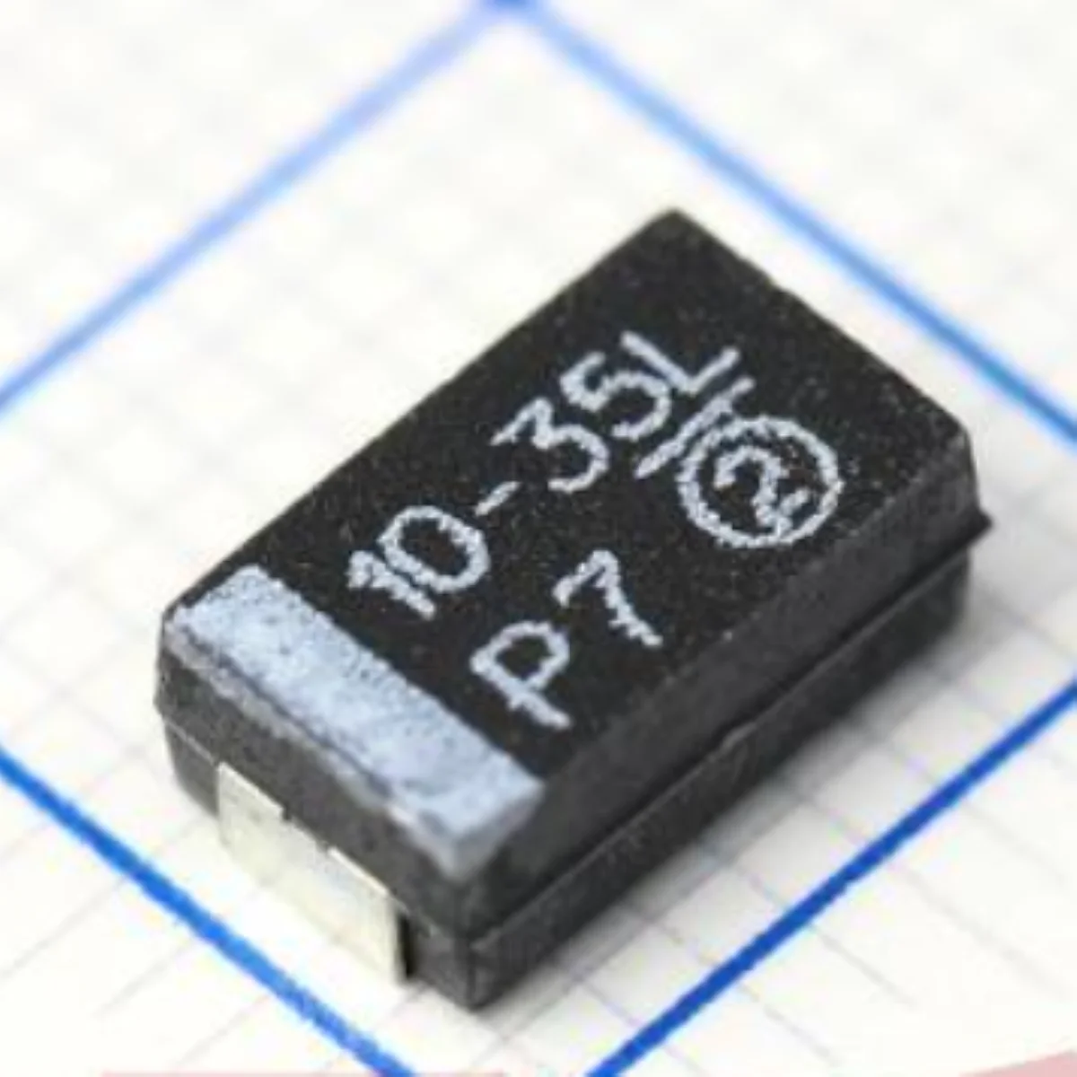 

2917 CASE-D 7343 31 мм Маркировка 10-35 л Оригинальный черный танталовый конденсатор 35 В ± 20% 10 мкФ 800 мОм Ом CAP TANT 10 мкФ 293D106X0035D2TE3