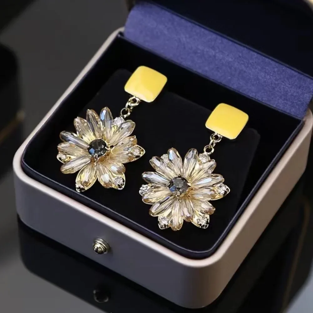 أقراط البتلة الإبداعية. الطراز الريفي القديم والعصري، قلادة على شكل زهرة خضراء، أقراط فاخرة مصنوعة من الكريستال الاصطناعي #2