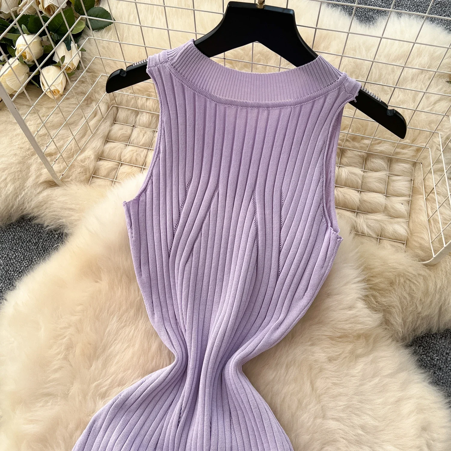 Neues ärmelloses Strick-Unregelmäßiges langes Kleid mit O-Ausschnitt, solides gestreiftes Design, 2025, Sommermode, Grundlagen, Damen, schlankes Sommerkleid