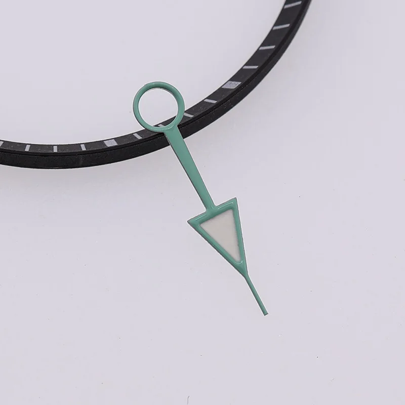 NH34 Explorer 2 스타일 GMT 핸드 포인터 무브먼트 다이빙 시계용 광택 C3 그린 루메 수정 액세서리