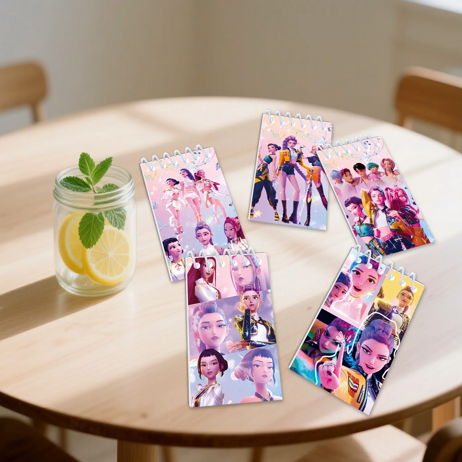 10PCS Kpop 악마 사냥꾼 코일 노트북 Huntrix Rumi Mira Zoey 애니메이션 패턴 문구 용품 학교 선물로 돌아 가기 10*6cm