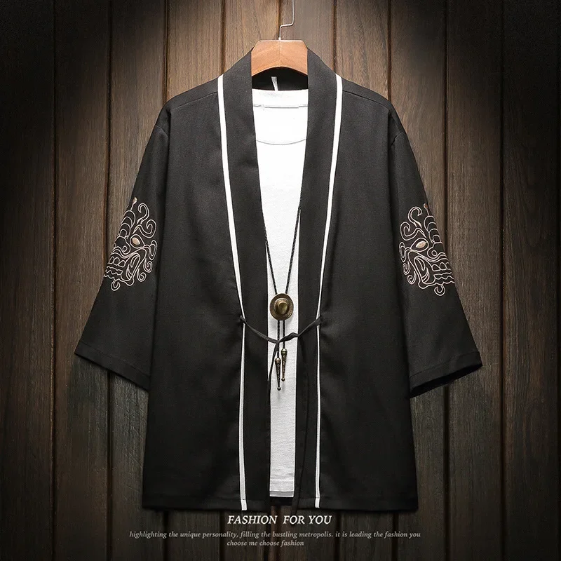 Stile cinese ricamato uomo Kimono costumi Samurai Retro Harajuku Kimono Cardigan giapponese Yukata Haori Plus Size giacche